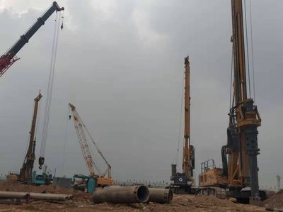 钢铁脊梁，徐工力量 十一台XR360旋挖钻机集群作战，铸就河北特大钢厂建设新丰碑